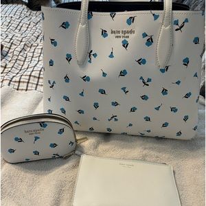 Tote bag with matching make case.